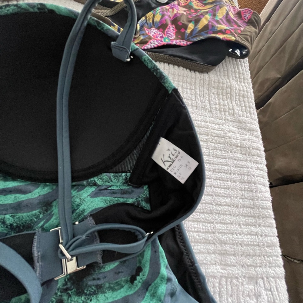 Emerald Patterned Women's Bikini Set - Picture 9 of 11